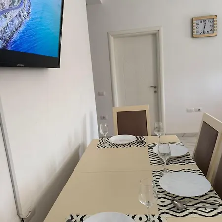 Ermona Resuli Apartment